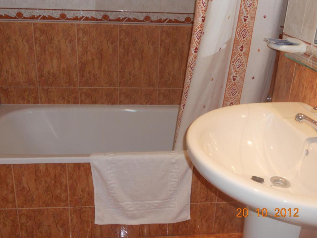 Hostal Restaurante Hermanos Zamora Palma del Río Quarto foto